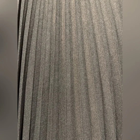 Zara PLEATED BUTTONED SKIRT - Picture 3 of 5